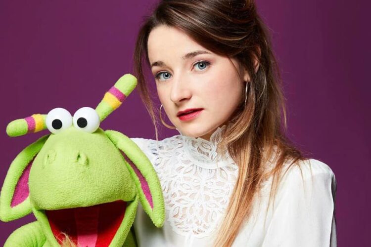 Artiste Le Cas Comedienne