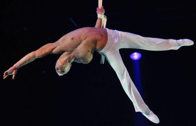 Artiste Walid Hamouche Sangles Aerienne ayart